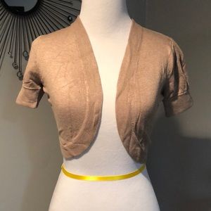 Short sleeved shrug